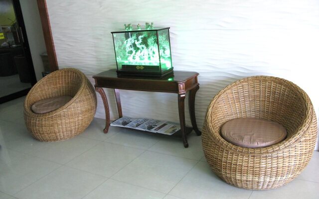 Jade Dragon's Suites