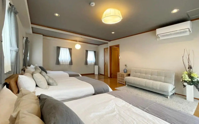 Beautiful, spacious apartment next to Peace Park