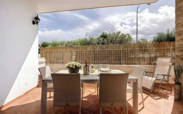 VFH The Castle Bay apartment and terrace
