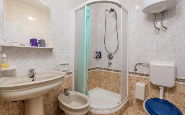 Nice Apartment in Cesarica With Wifi and 1 Bedrooms