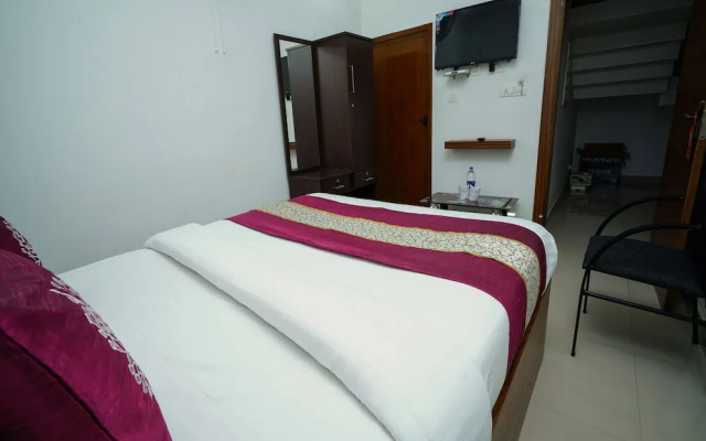 OYO 14841 Indra Holiday Home