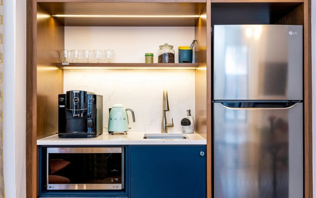 11 Rooms Boutique Hotel