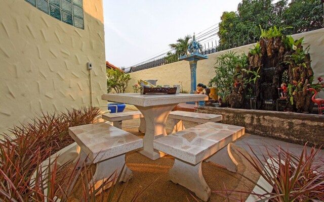 Nai Mueang Far Villa with 4 bedroom