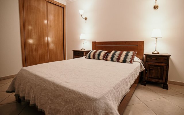 Portugal Rentals Vila da Praia Apartments