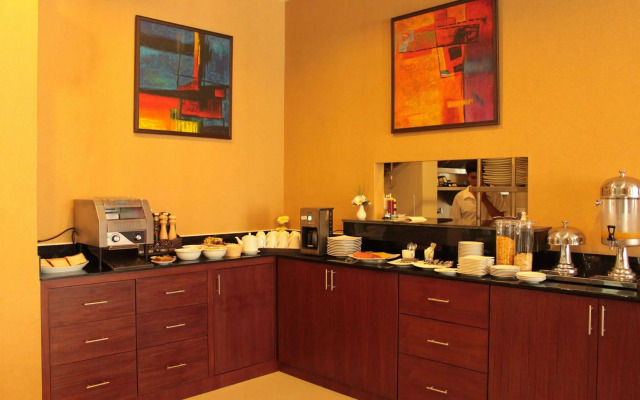 Patong Hemingway's Hotel