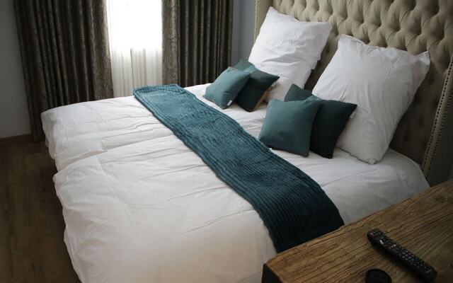 Z B Hotel