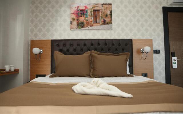 Grand Lark Otel