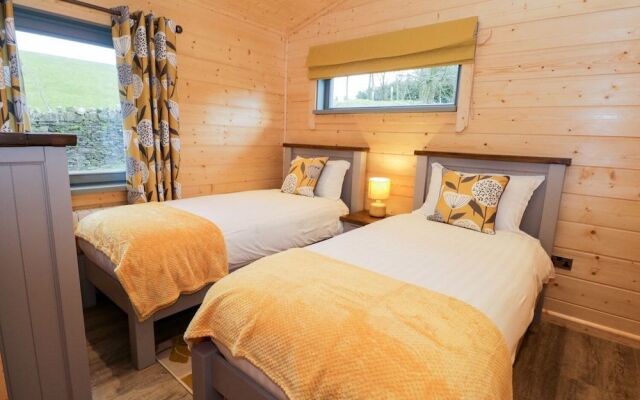 Oak Lodge