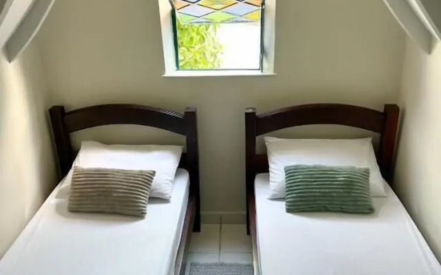 Hostel Castell di Madre