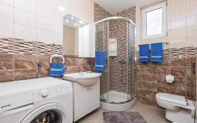 Awesome Apartment in Bresca With Wifi and 2 Bedrooms