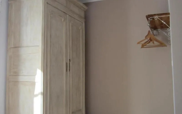 Le Manoir Aux Douves