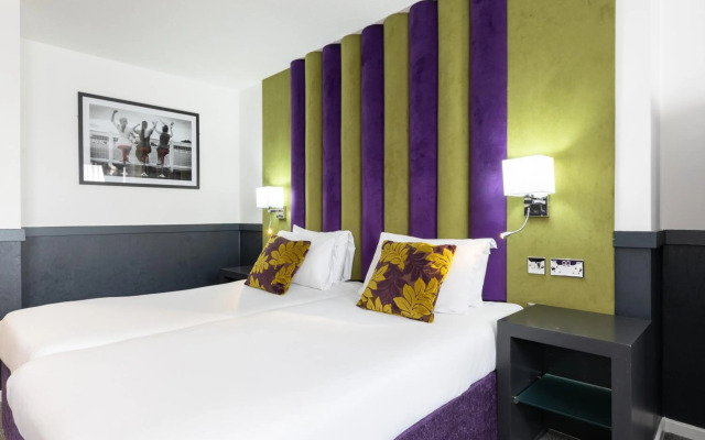 Sir Thomas Hotel