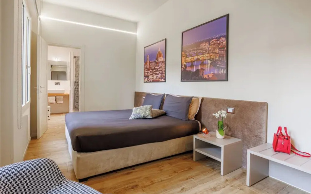 Lucy Florence Charming Modern Apartment