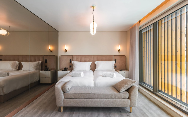 Luster Hotel