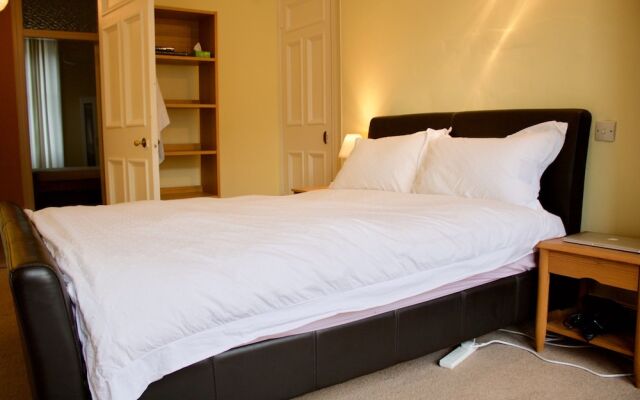2 Bedroom Bruntsfield Apartment