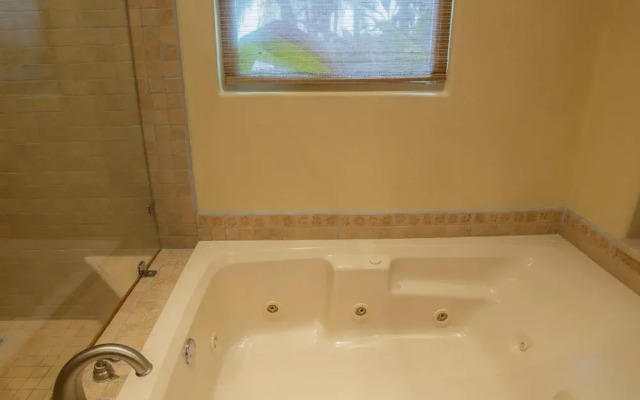 Marbella 2F - 3 Bedr 3 1 2 Bath