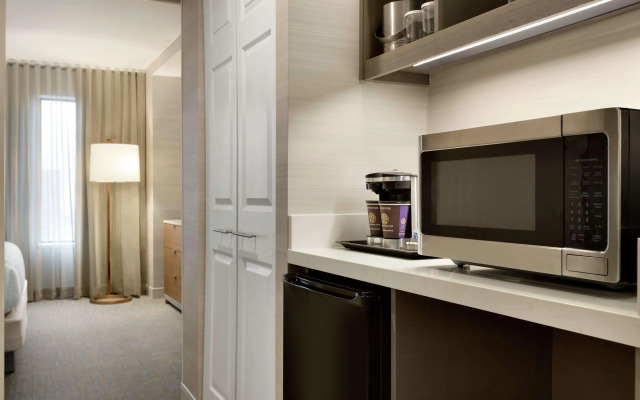 DoubleTree Suites by Hilton Hotel Boston - Cambridge