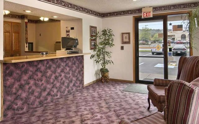 Super 8 By Wyndham Butler