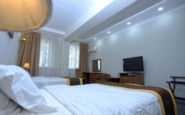 VIARDO Hotel