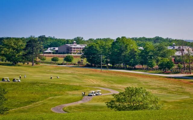 Holiday Inn Club Vacations Apple Mountain Resort at Clarkesville, an IHG Hotel