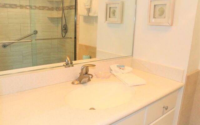 Jamaica Royale - 801 - 2 Br Condo