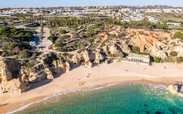 Beach Praia - Sleep 5 - Pool - Free wi-fi - Air Con