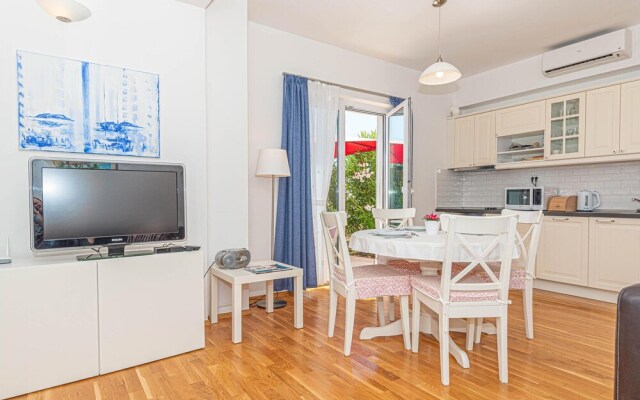 Awesome Apartment in Tribunj With Wifi and 1 Bedrooms