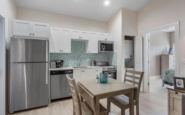 Bermuda Bungalows (Tropical Island Getaway)