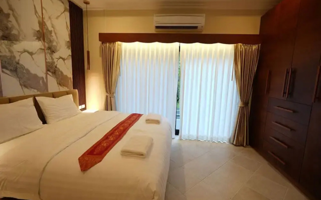 Majestic Seaside Pool Villa