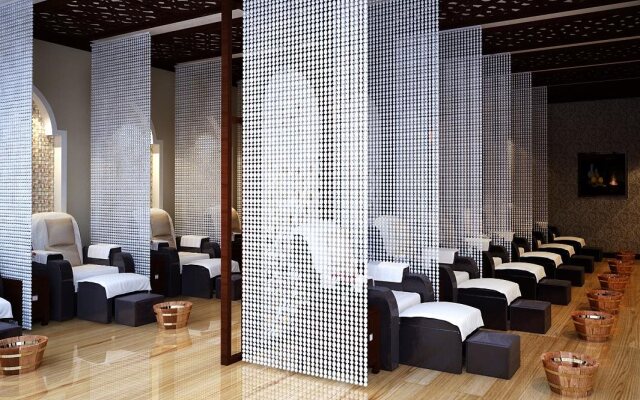 Le Duy Grand Hotel