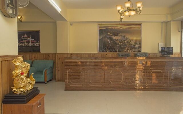 Oyo 24942 Hotel Lhasa