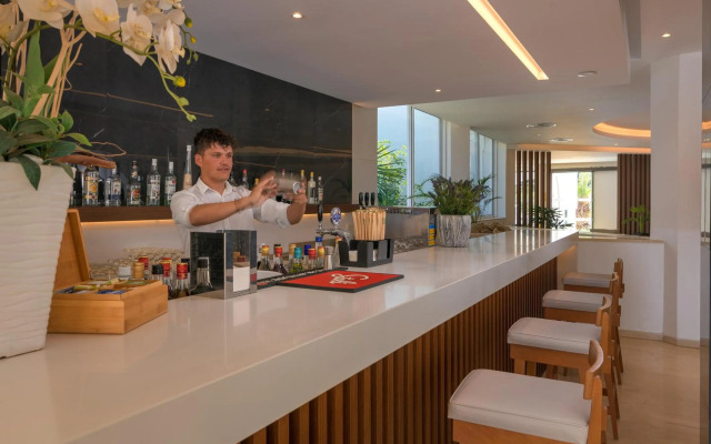 Hotel Niriides Beach