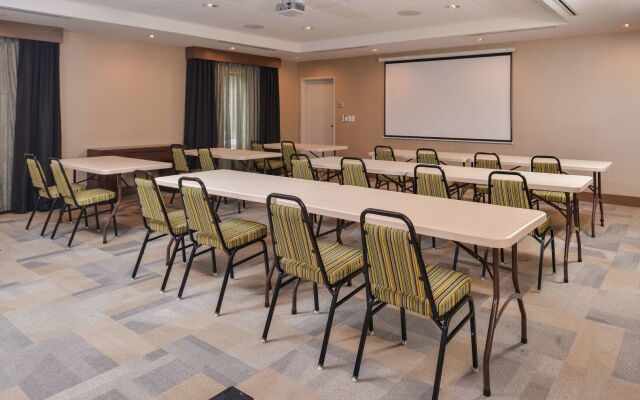 Hampton Inn & Suites St. Paul Oakdale/Woodbury