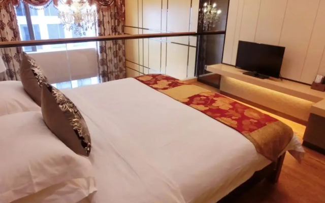 Estay Apartment Poly Central Pivot GZ