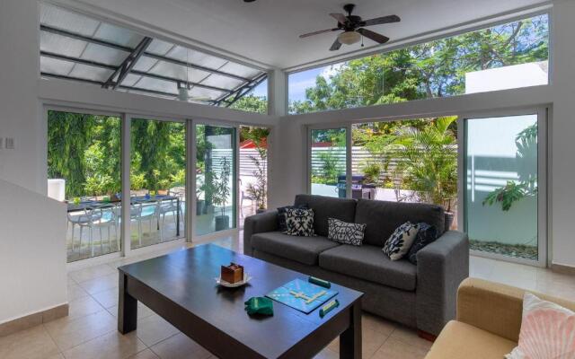 Casa Esmeralda - Family Friendly 3 Bedroom Home with Private Pool