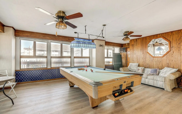 Beachfront Home ~ 7 Mi to Cape May!