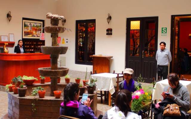 Colonial Plaza Hotel