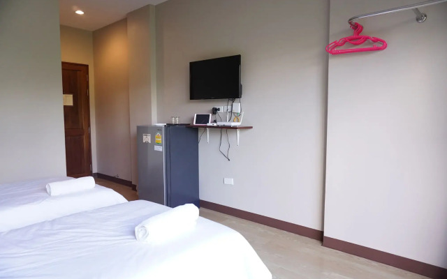 Chompu Nakarin Apartment