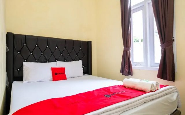 RedDoorz Syariah near Jalan Dieng 6