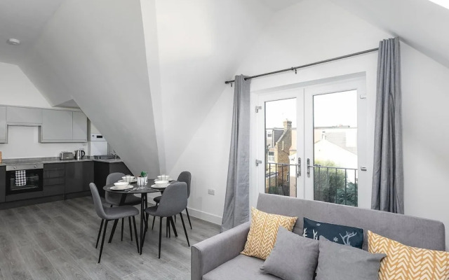 Skyvillion -vineyard Court- Enfield 1bed With Balcony