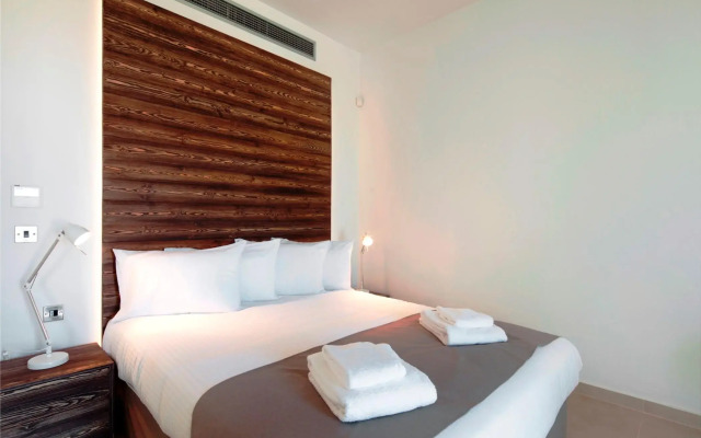 Amphora Hotel & Suites