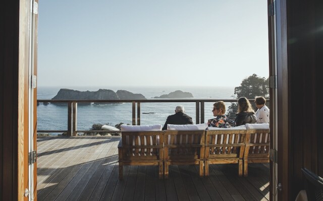 The Harbor House Inn