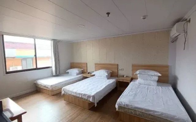 Wuyuehua Hostel