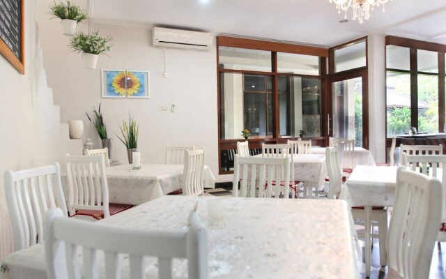 OYO 102 GP Residence