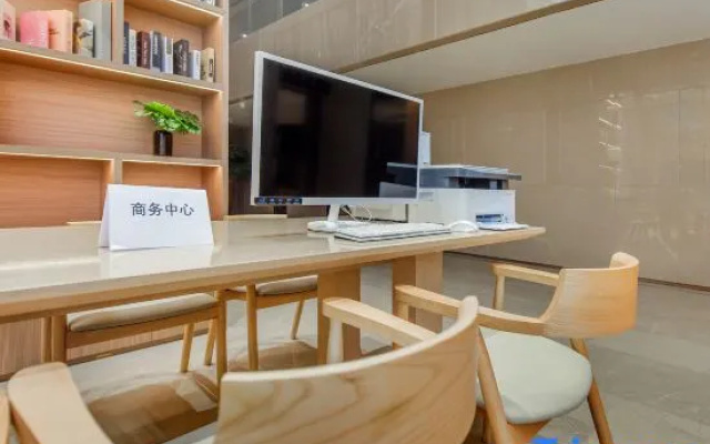 Xinhai International Hotel (Xichang Bohai 17 Degree Branch)