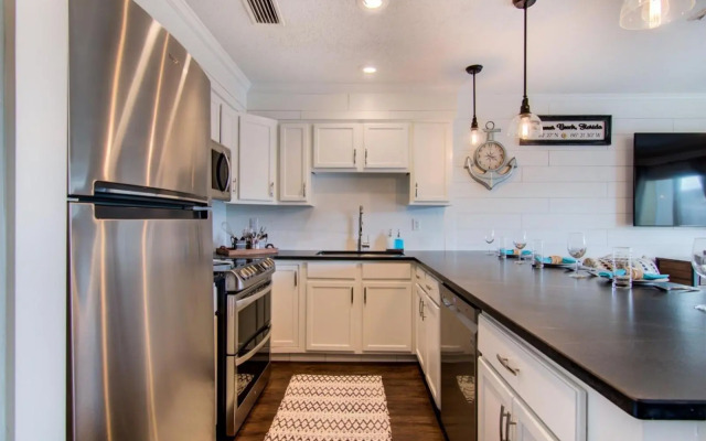 8 A, One Bedroom Condo