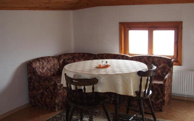 Keni Guest House