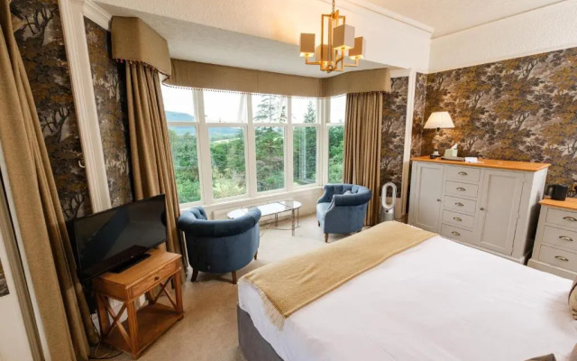 Ravenstone Manor