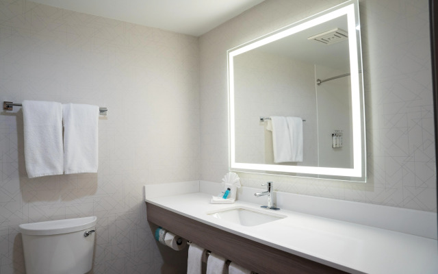 Holiday Inn Express Hotel & Suites West Chester by IHG