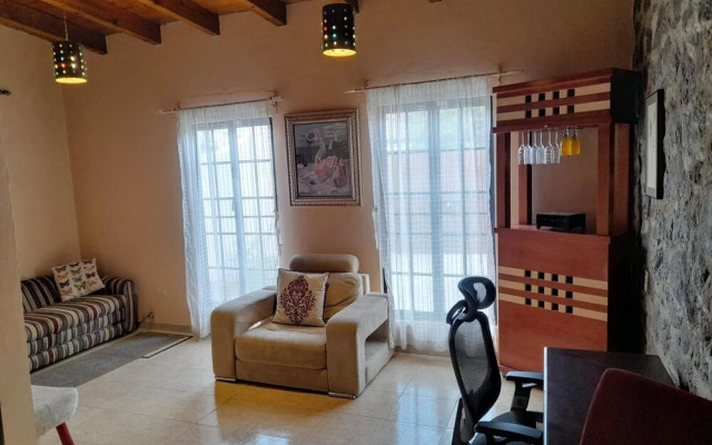 Centro 4bedroom Home on Stirling Dickinson